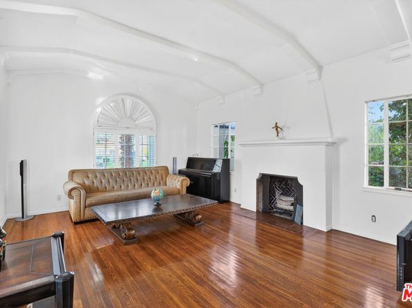 1544 S Point View Street, Los Angeles CA 90035