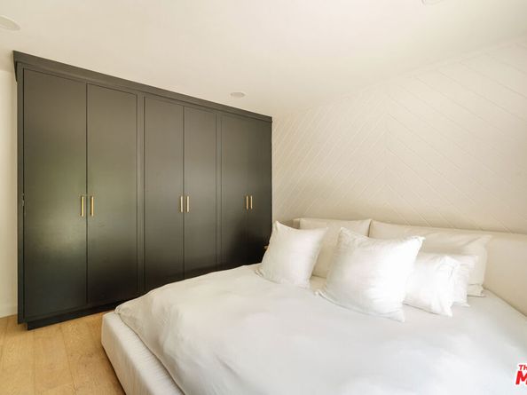 13211 Cumpston Street, Sherman Oaks CA 91401