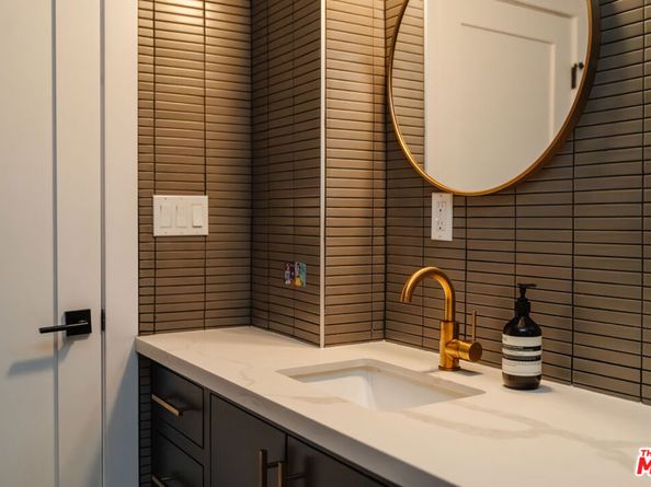 13211 Cumpston Street, Sherman Oaks CA 91401