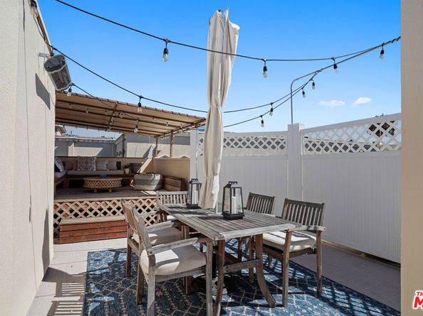 435 Arnaz Drive 304, Los Angeles CA 90048