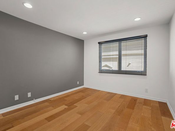 435 Arnaz Drive 304, Los Angeles CA 90048