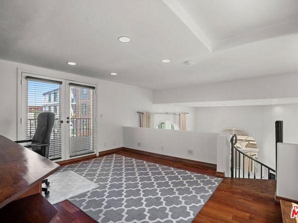 435 Arnaz Drive 304, Los Angeles CA 90048