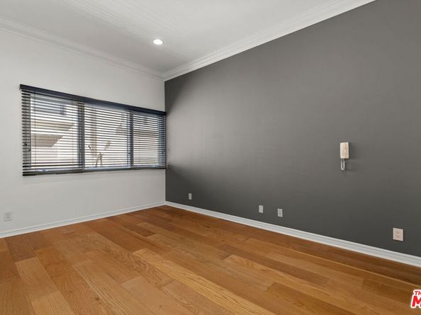 435 Arnaz Drive 304, Los Angeles CA 90048