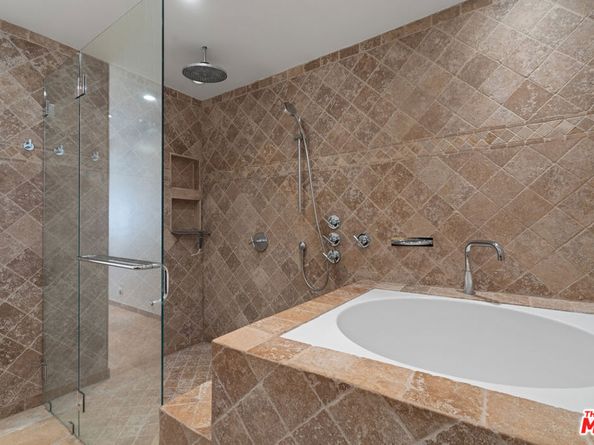 435 Arnaz Drive 304, Los Angeles CA 90048