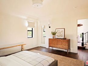 1302 S Hauser Boulevard, Los Angeles CA 90019