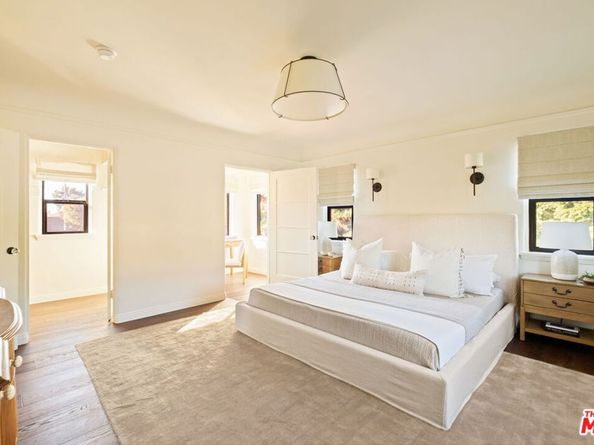 1302 S Hauser Boulevard, Los Angeles CA 90019