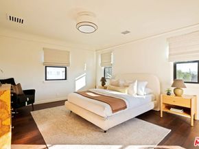 1302 S Hauser Boulevard, Los Angeles CA 90019