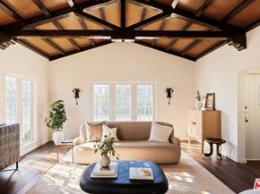 1302 S Hauser Boulevard, Los Angeles CA 90019