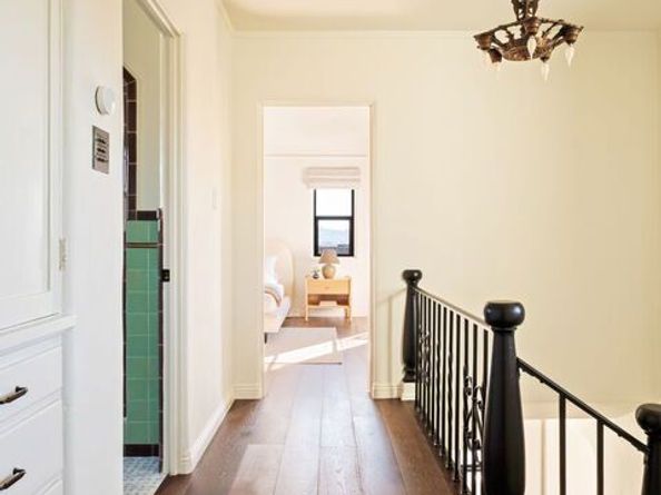 1302 S Hauser Boulevard, Los Angeles CA 90019