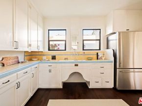 1302 S Hauser Boulevard, Los Angeles CA 90019