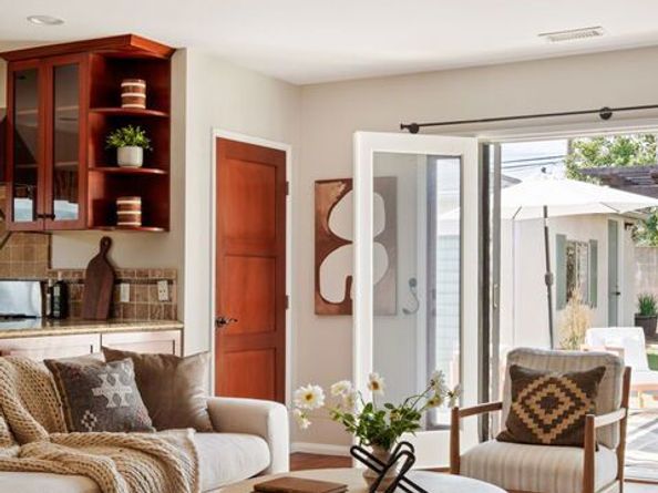8101 Naylor Avenue, Los Angeles CA 90045
