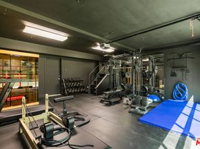 4967 Llano Drive, Woodland Hills CA 91364