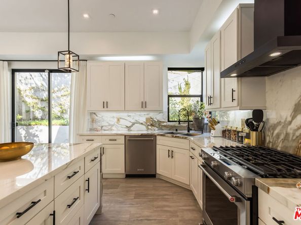 4967 Llano Drive, Woodland Hills CA 91364