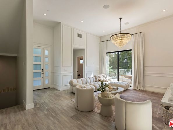4967 Llano Drive, Woodland Hills CA 91364