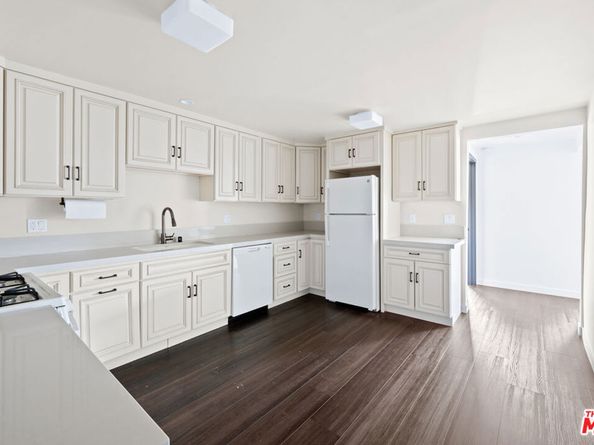 1915 Apex Avenue, Los Angeles CA 90039