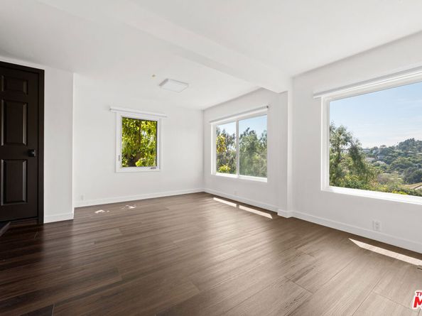 1915 Apex Avenue, Los Angeles CA 90039