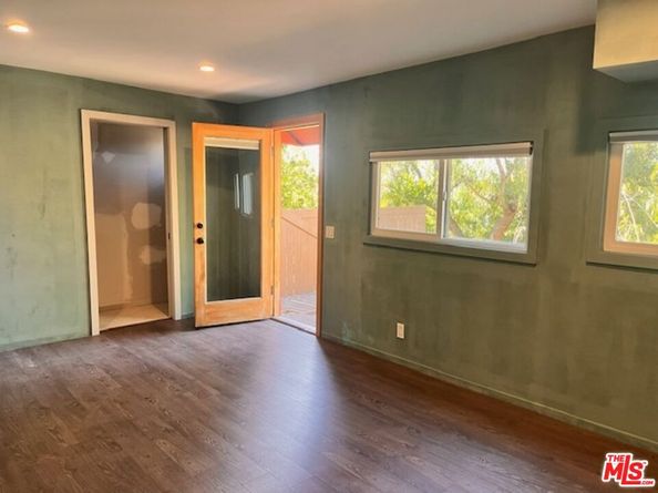 1915 Apex Avenue, Los Angeles CA 90039