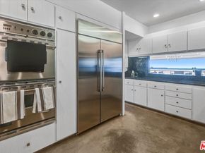 1 Spinnaker Street 2, Marina Del Rey CA 90292