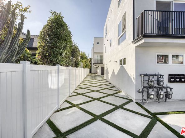 5436 Romaine Street, Los Angeles CA 90038