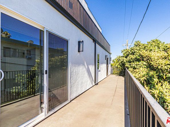 5436 Romaine Street, Los Angeles CA 90038