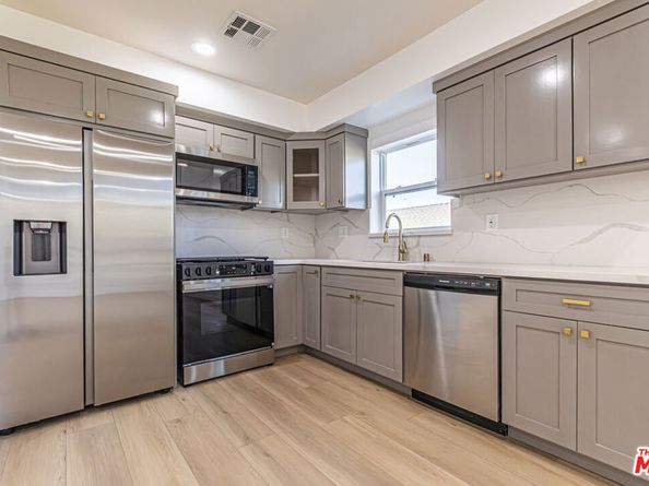 5436 Romaine Street, Los Angeles CA 90038