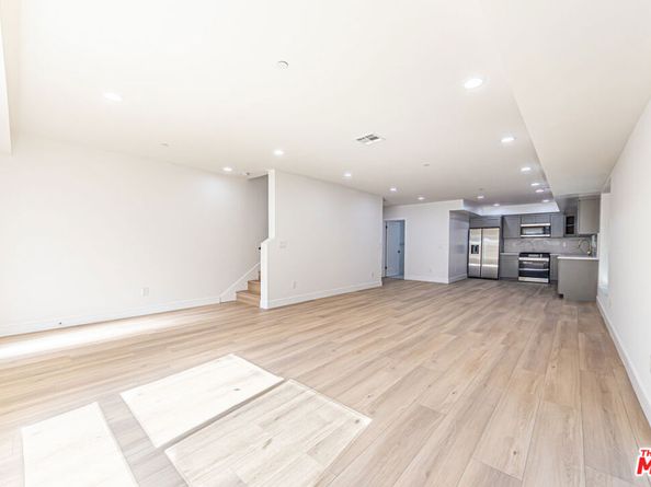 5436 Romaine Street, Los Angeles CA 90038