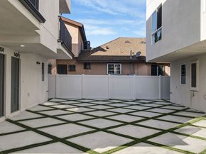 5436 Romaine Street, Los Angeles CA 90038