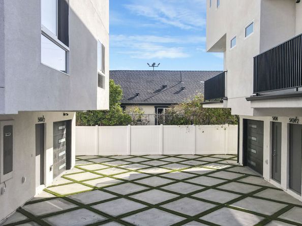 5436 Romaine Street, Los Angeles CA 90038