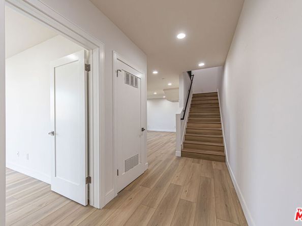 5436 Romaine Street, Los Angeles CA 90038