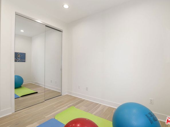 1741 S S Marvin Ave, Los Angeles CA 90019