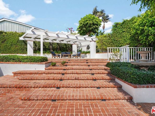 17763 Sabbiadoro Way, Pacific Palisades CA 90272