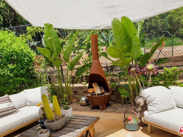 8421 Kirkwood Drive, Los Angeles CA 90046