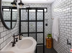 8421 Kirkwood Drive, Los Angeles CA 90046