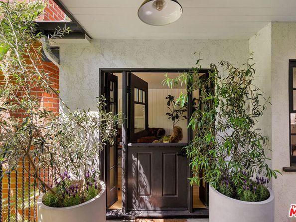 8421 Kirkwood Drive, Los Angeles CA 90046