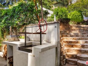 8421 Kirkwood Drive, Los Angeles CA 90046