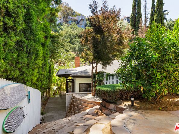 8421 Kirkwood Drive, Los Angeles CA 90046
