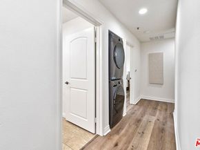 5132 Maplewood Avenue 106, Los Angeles CA 90004