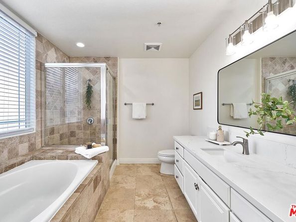 5132 Maplewood Avenue 106, Los Angeles CA 90004