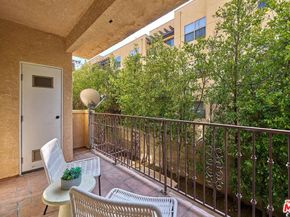 5132 Maplewood Avenue 106, Los Angeles CA 90004