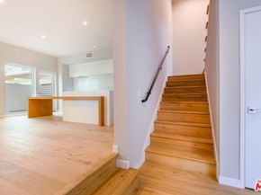 1729 S Barrington Avenue 2, Los Angeles CA 90025