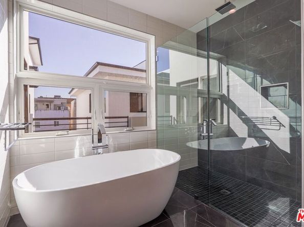 1729 S Barrington Avenue 2, Los Angeles CA 90025