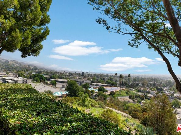 7755 Via Rosa Maria, Burbank CA 91504