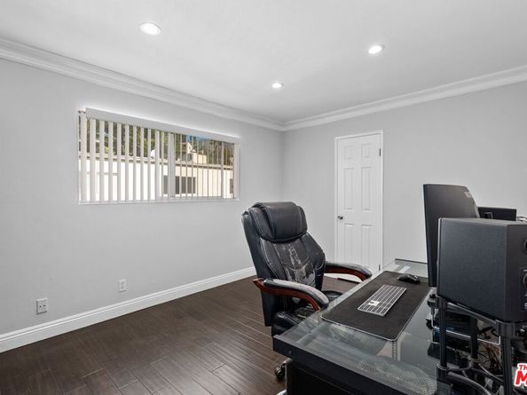 7755 Via Rosa Maria, Burbank CA 91504