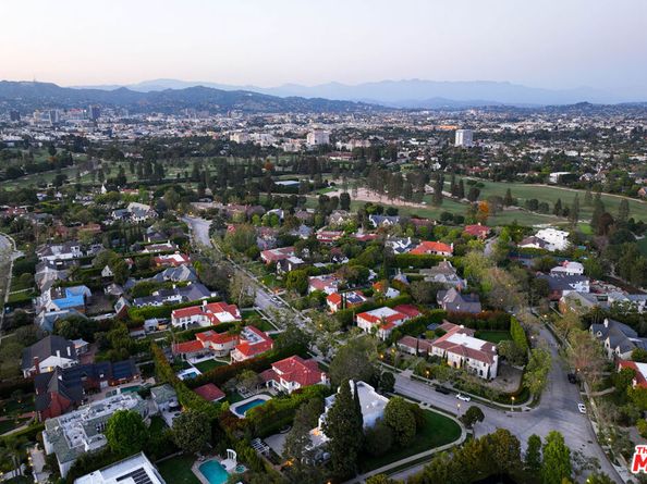 191 S Hudson Avenue, Los Angeles CA 90004