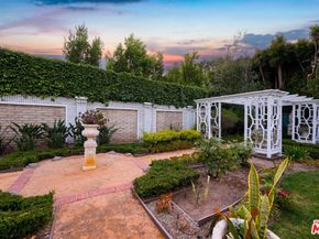 191 S Hudson Avenue, Los Angeles CA 90004