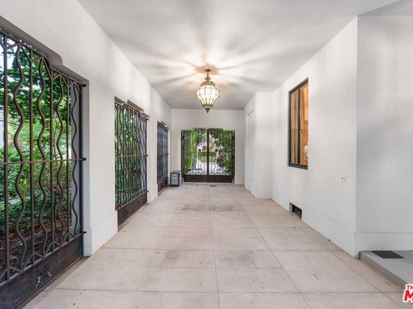191 S Hudson Avenue, Los Angeles CA 90004