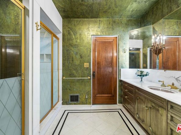 191 S Hudson Avenue, Los Angeles CA 90004