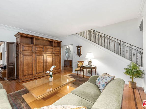 191 S Hudson Avenue, Los Angeles CA 90004