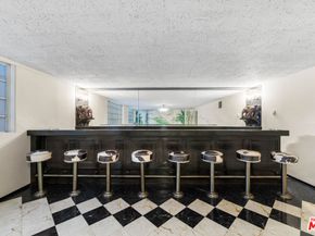 191 S Hudson Avenue, Los Angeles CA 90004