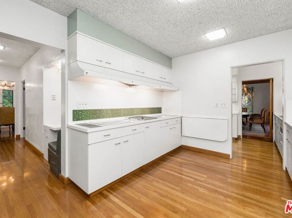 191 S Hudson Avenue, Los Angeles CA 90004